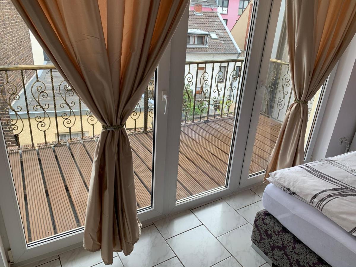 Brühl City-Wohnung 2 מראה חיצוני תמונה