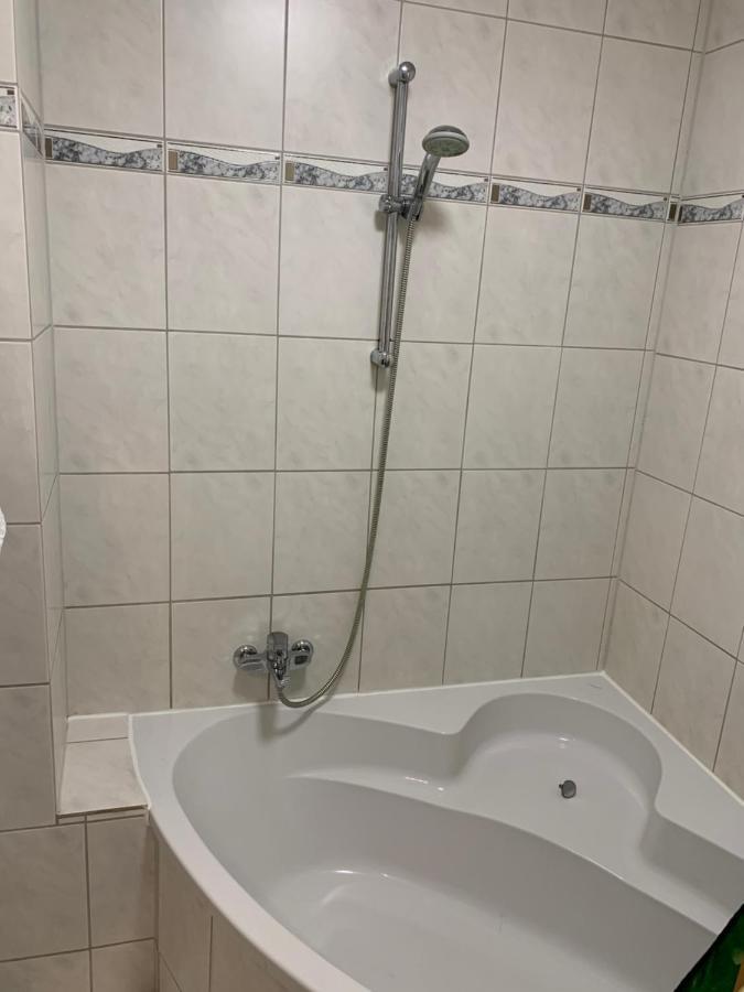 Brühl City-Wohnung 2 מראה חיצוני תמונה